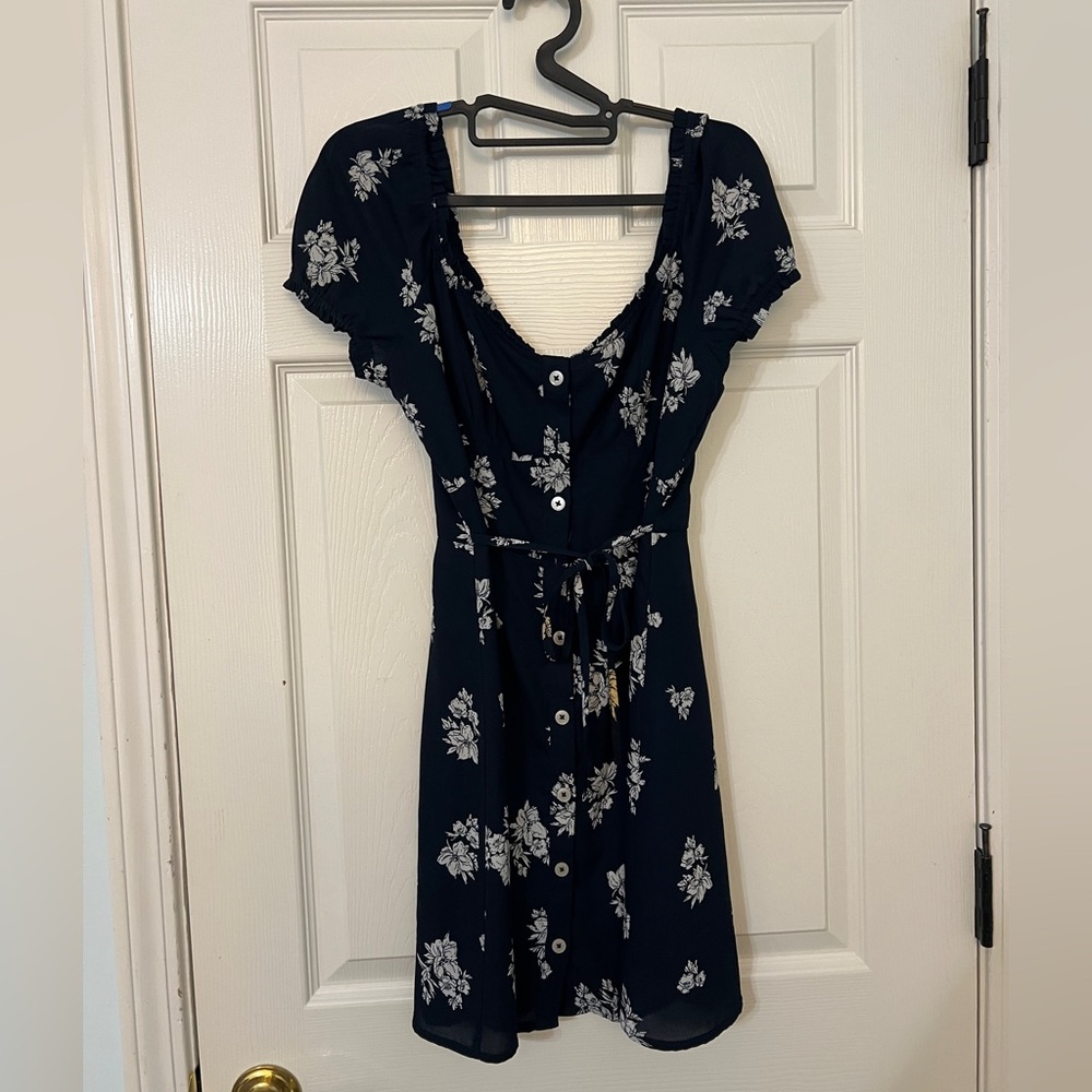 Abercrombie & Fitch Blue and White Ruffled Tie Front Midi Dress